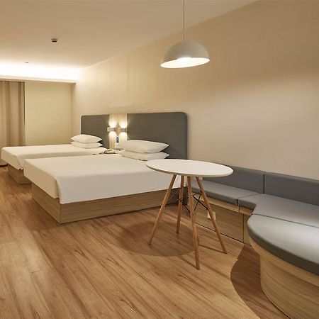 Hanting Hotel Beijing Taoran Pavilion Bagian luar foto