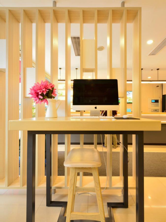 Hanting Hotel Beijing Taoran Pavilion Bagian luar foto
